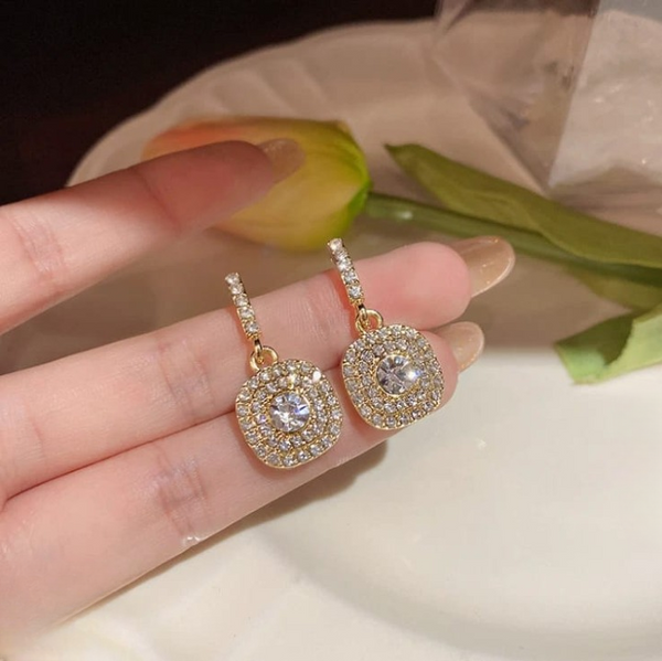 Crystal Earrings – Sparkling Dangle Earrings for Party &amp; Everyday Wear - Earings For Girls ( PJT-990 )